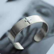 Жорсткий браслет ручної роботи зі срібла з хрестом denb1 Онікс