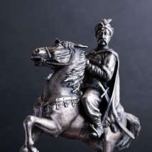 Серебряная фигура ручной работы "Богдан Хмельницкий на коне" 23106 Онікс