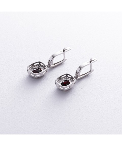 Серебряные серьги с пиропами и фианитами GS-02-060-4110 Онікс