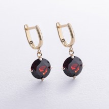 Gold earrings "Attraction" with pyrope s08699 Onix