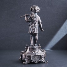 Серебряная фигура ручной работы "Мальчик с виноградной лозой" сер00101м Онікс