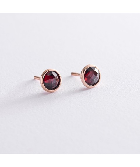 Gold stud earrings with pyrope s05196 Onyx