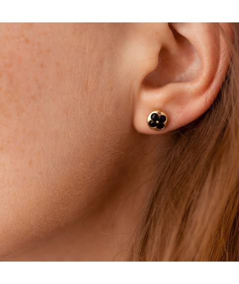 Asymmetrical gold earrings - studs "Clover" (enamel) 311383100 Onyx