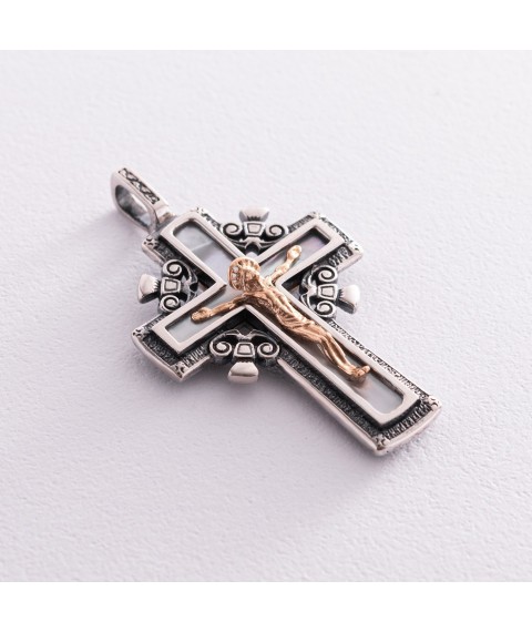 Серебряный крест с золотой вставкой (перламутр) 13962 Оникс