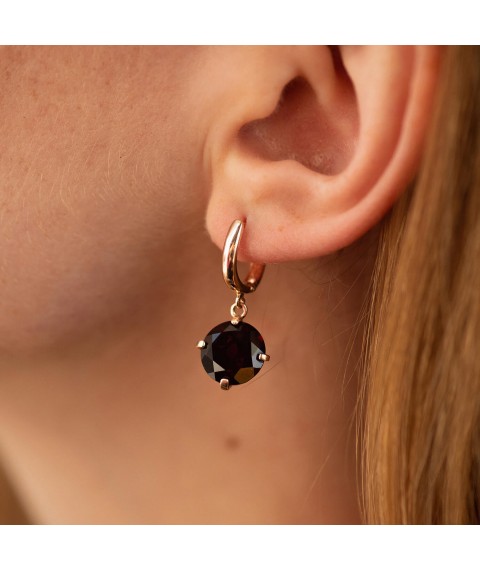Gold earrings "Attraction" (almandine) s05296 Onyx