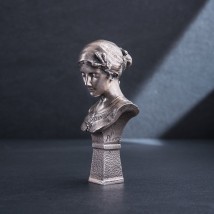 Handmade silver figure "Bust of a girl in a headscarf" ser00025 Onix