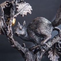 Срібна фігура ручної роботи "Білка з горішком на дереві" сер00018 Онікс
