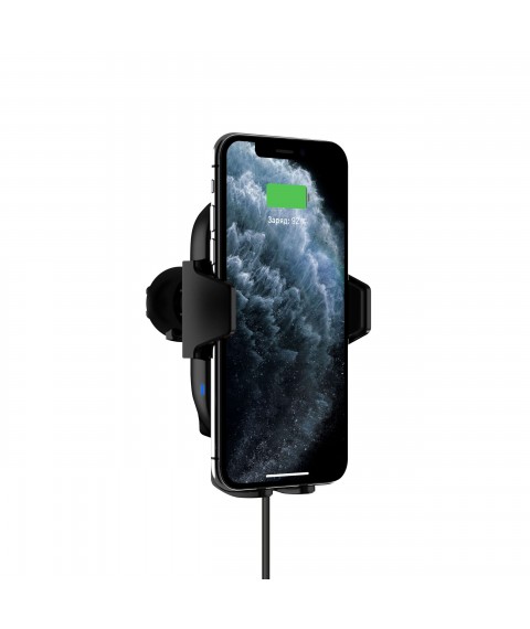Wireless Qi charging holder AirCharge in the car