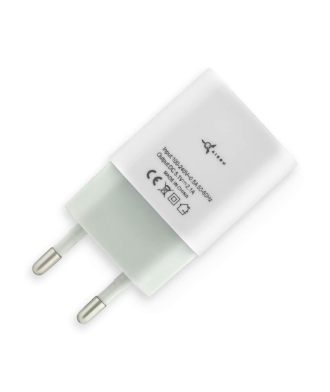 Universal USB charger (5V / 2A)