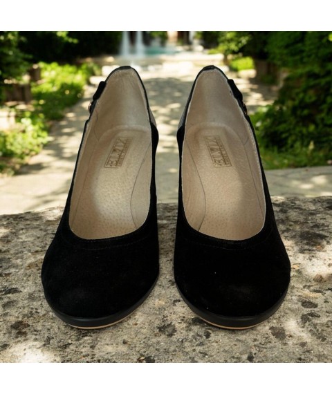 Туфли женские из натуральной замши черные 712ZBLK
