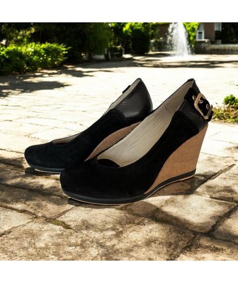 Туфли женские из натуральной замши черные 712ZBLK
