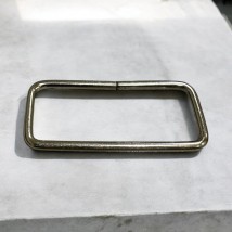 Рамка прямоугольная проволочная 35*14*2,5 мм., светлый никель