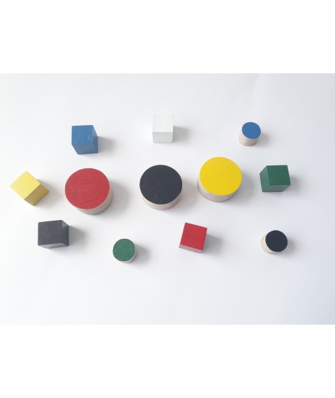 The HEGA Montessori 3 set is a complicated educational game, colored in a box of 46 elements