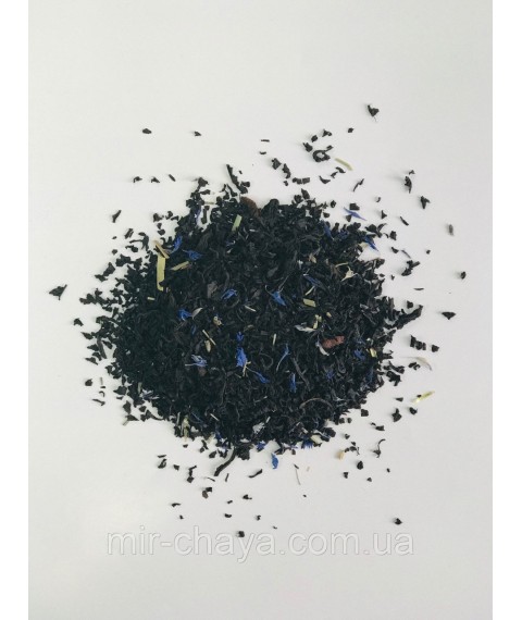 Black tea with natural lavender additives