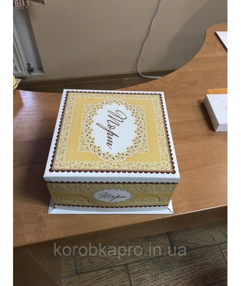 Коробка круглая под торт под заказ