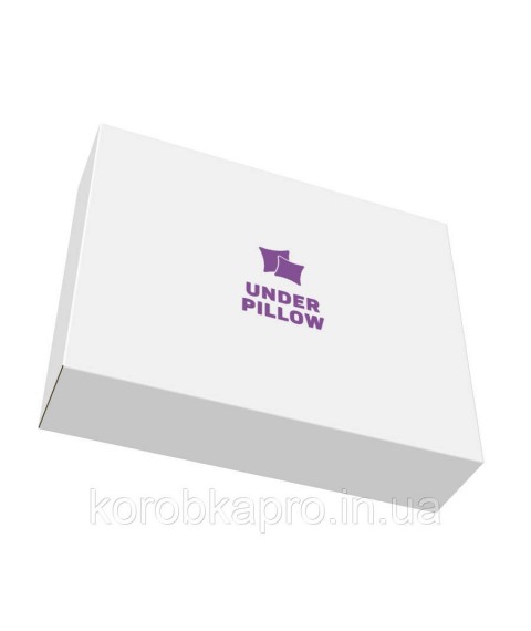Белая картонная упаковка с печатью логотипа