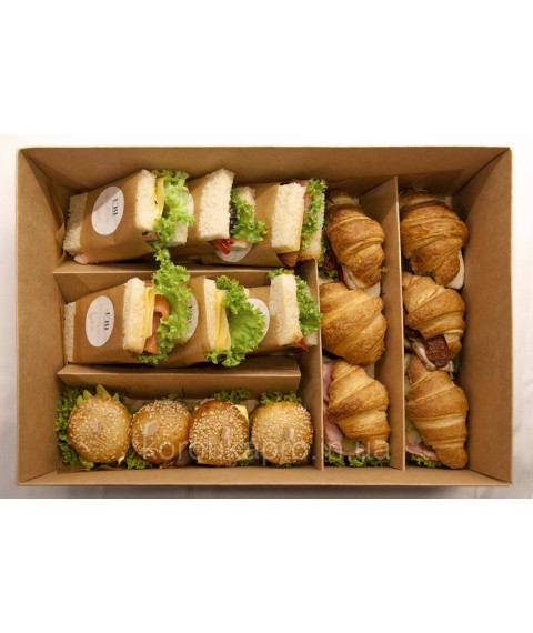White catering packaging with window
