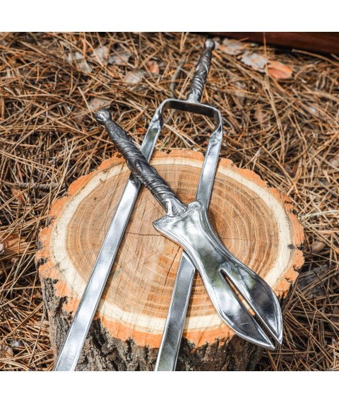 Set of MAMMOTH Gorillas BBQ skewers in a wooden box