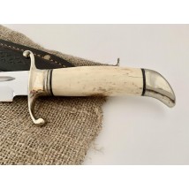 Боевой нож ручной работы «Финка #4» с рукоятью из рога лося с кожаными ножнами 95Х18
