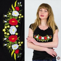 Праздничная вышитая женская футболка в черном цвете «рюшками с колокольчиками» S