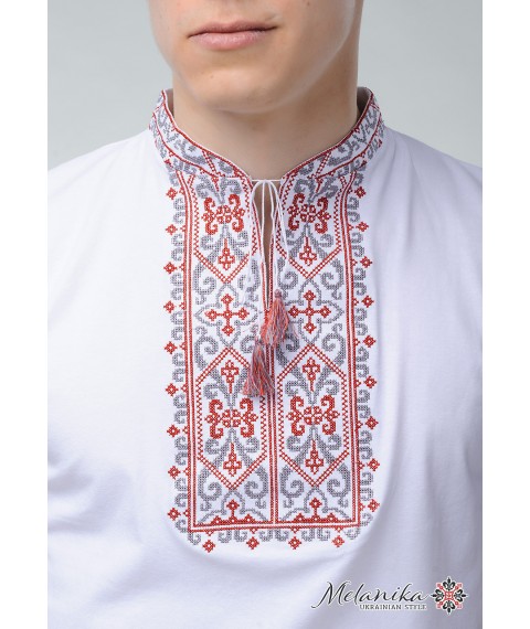 Вышитая футболка с коротким рукавом белого цвета «Король Данило (вишневая вышивка)»