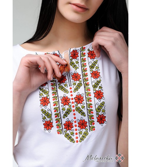 Молодежная женская вышитая футболка с растительным орнаментом «Гармоничная естественная экспрессия»