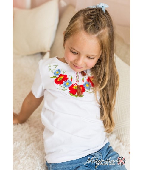 Стильная футболка для девочки белого цвета «Маки-ромашки»