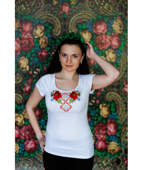 Женская вышитая футболка с круглой горловиной в белом цвете «Маковая геометрия»