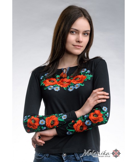 Черная женская вышитая футболка с длинным рукавом в этно стиле «Маковое поле»