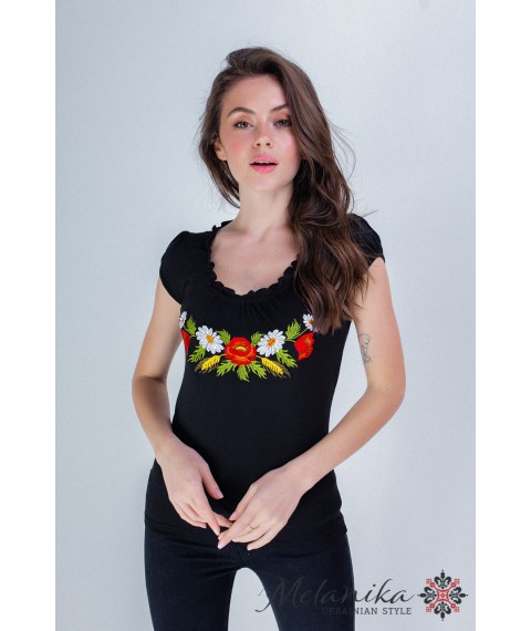 Женская вышиванка черного цвета с глубоким декольте «Рюшка с цветами»