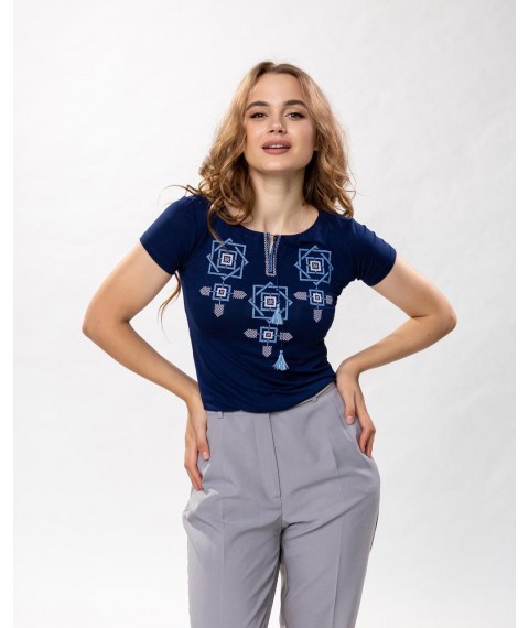 Женская футболка с вышивкой крестиком в темно синем цвете «Оберег» L