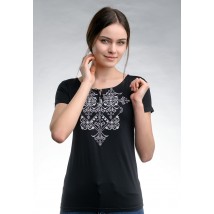 Повседневная женская вышитая футболка в черном цвете «Элегия (серая вышивка)»
