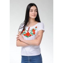 Женская вышитая футболка в украинском стиле «Розы на белом»
