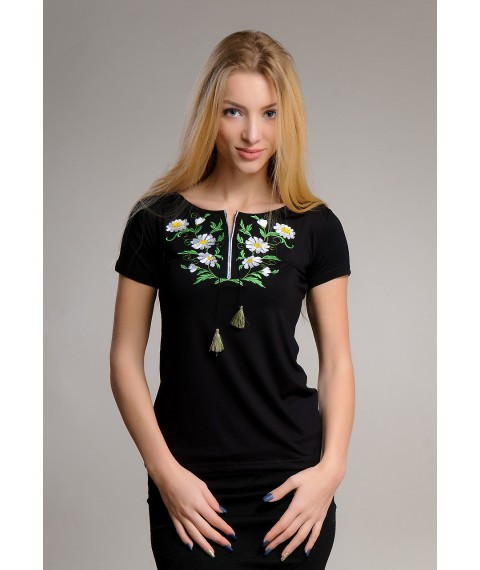 Черная женская вышиванка в патриотическом стиле с растительным орнаментом «Ромашки» XL