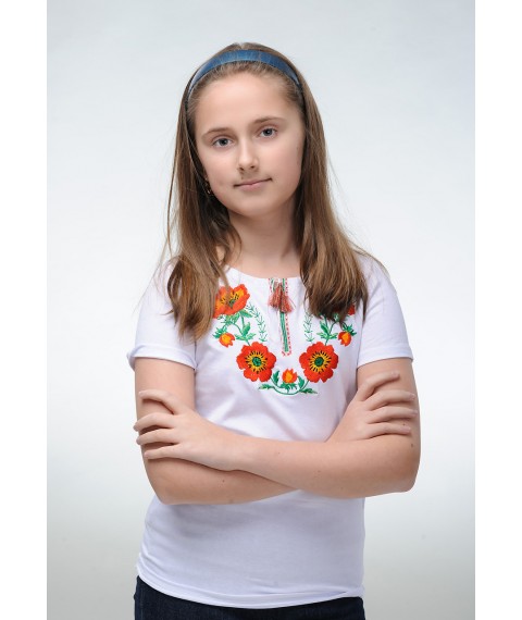 Вышитая детская футболка белого цвета с цветочным орнаментом «Красочные маки» 104