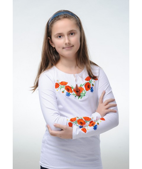 Белая вышитая футболка для девочки с цветами «Маки с васильками» 110