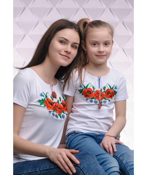 Комплект вышитых футболок для мамы и дочки «Маковое поле»