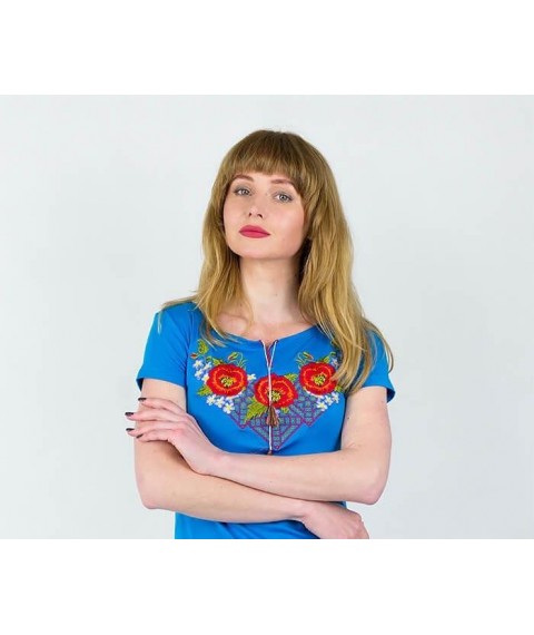 Голубая женская футболка с вышивкой цветами с коротким рукавом «Чудо-маки»