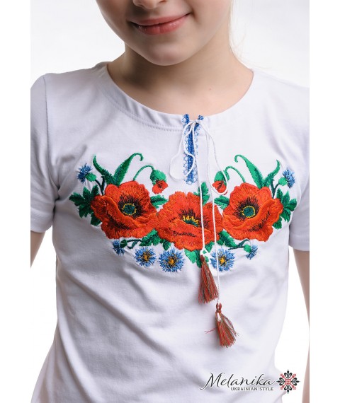 Вышитая футболки для девочки с маками на груди «Маковое поле» 110