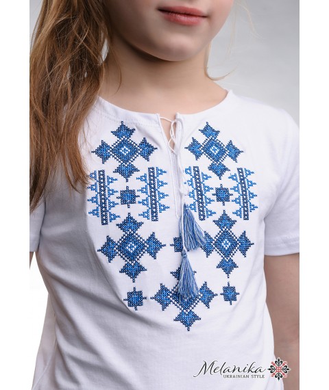 Вышитая футболка для девочки белого цвета «Звездное сияние (синий)» 104