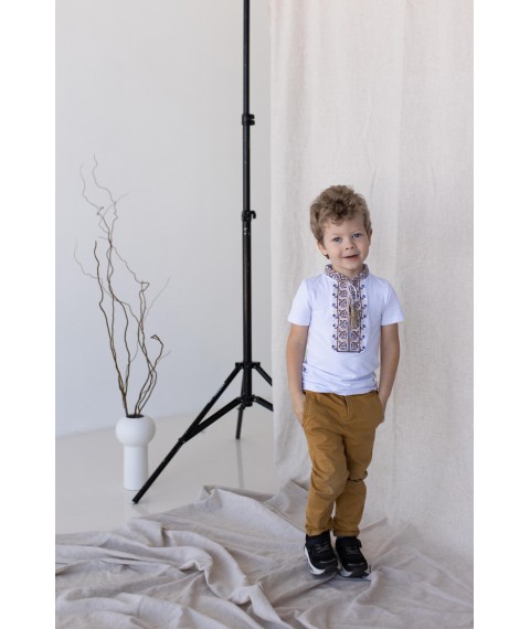 Вышитая футболка для мальчика с коротким рукавом Дем'янчик (бежевая вышивка) 134