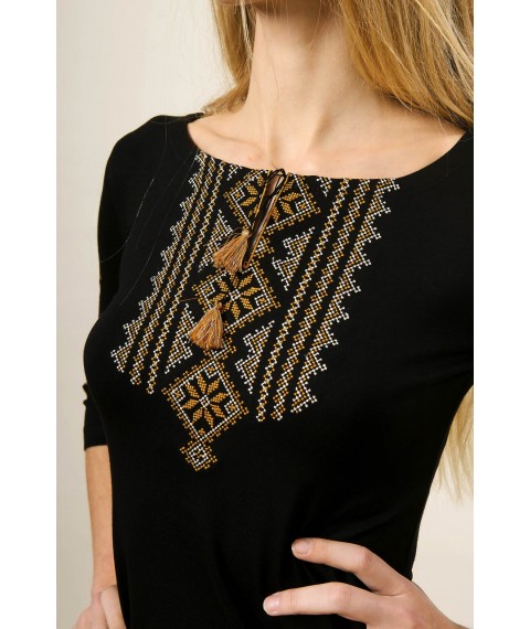 Besticktes Damen-T-Shirt mit 3/4 Ärmeln in Schwarz mit braunem geometrischem Ornament „Hutsulka“ L