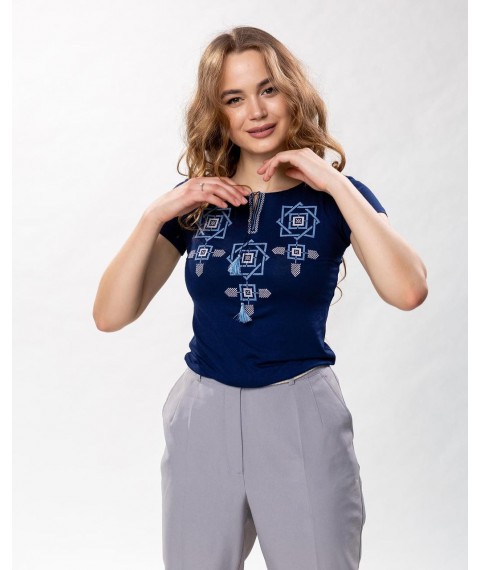 Женская футболка с вышивкой крестиком в темно синем цвете «Оберег» S