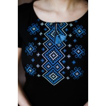 Черная женская вышиванка с широкой горловиной в черном цвете «Карпатский орнамент (синяя вышивка)» S