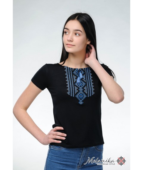 Молодежная вышиванка в черном цвете для женщины «Гуцулка (синяя вышивка)» L