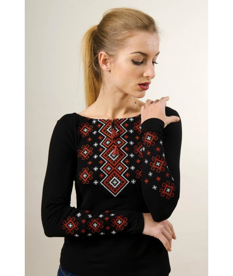 Изящная черная женская вышитая футболка «Карпатский орнамент (красная вышивка)» XL