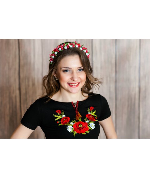 Женская вышиванка в черном цвете с коротким рукавом с цветами «Мак и ромашка» M