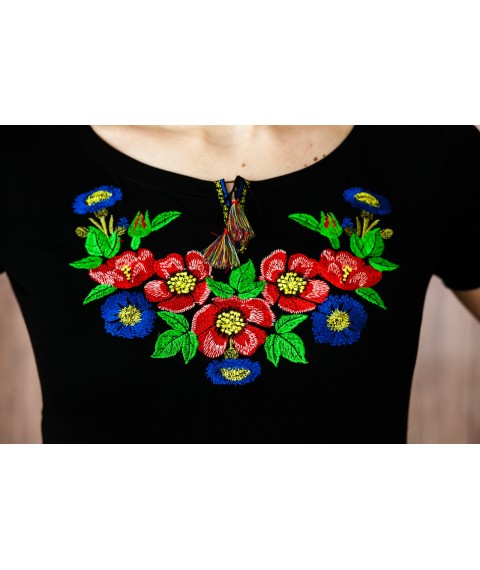 Изящная вышивка в черном цвете с коротким рукавом «Волошкове поле» M