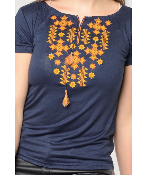 Женская футболка с оранжевой вышивкой в темно-синем цвете с кутасикамы «Звездное Сияние»