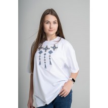 Женская oversize футболка с вышивкой на груди в белом цвете "Мелания"